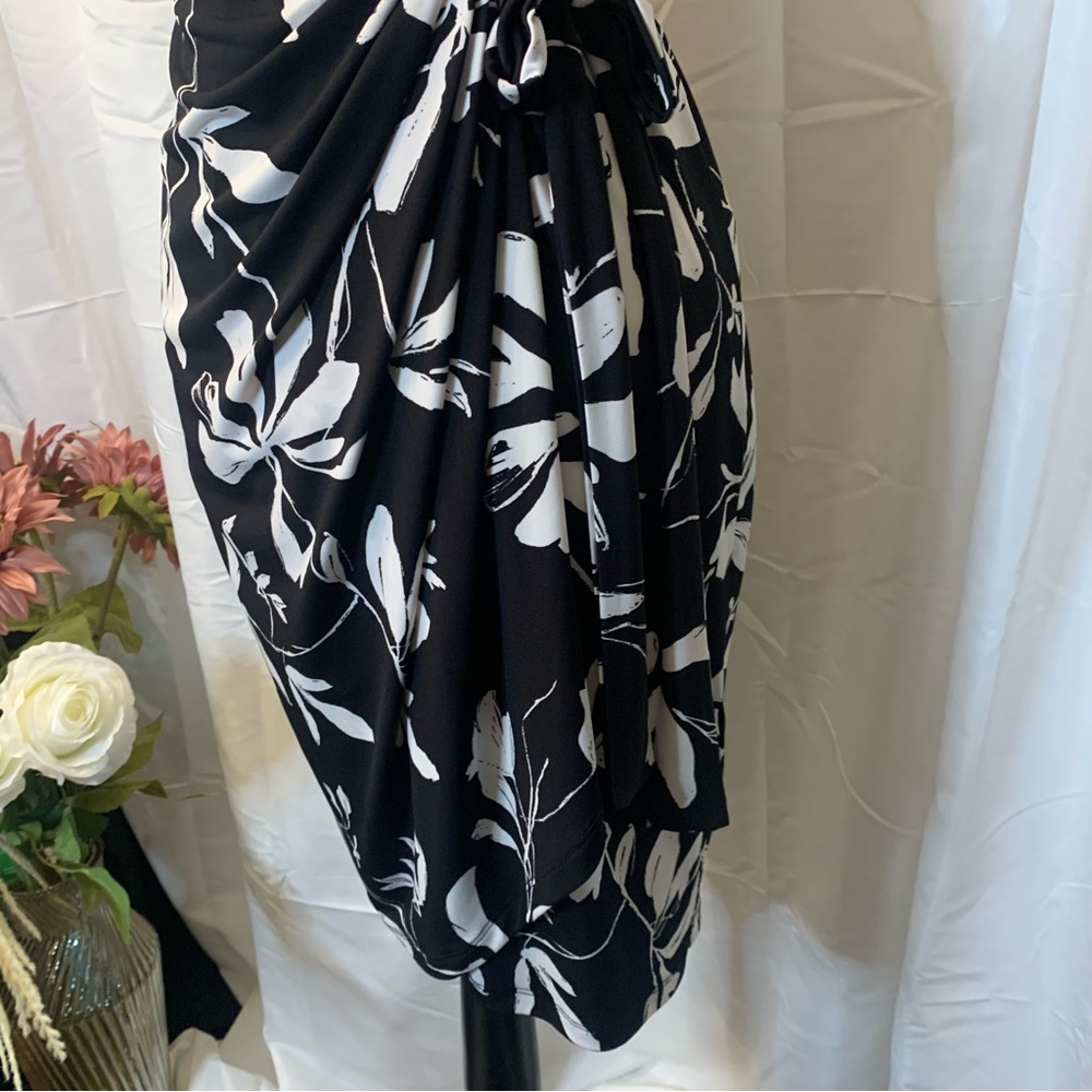 ❤️Price Drop❤️Elegant Black and White Floral Wrap Dress - Picture 7 of 16